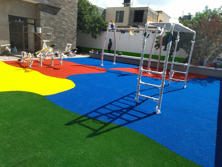 Área de juegos multicolor — PlayZone Grass