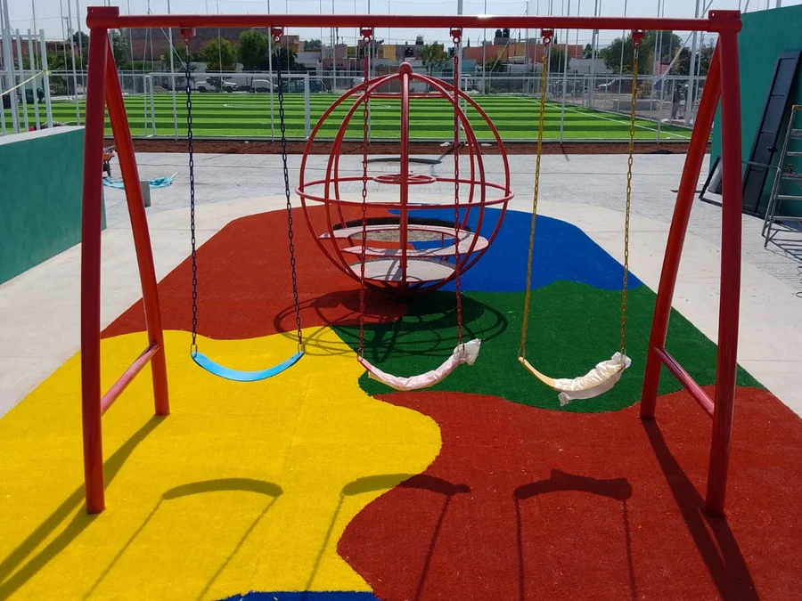 Playground multicolor — PlayZone Grass México